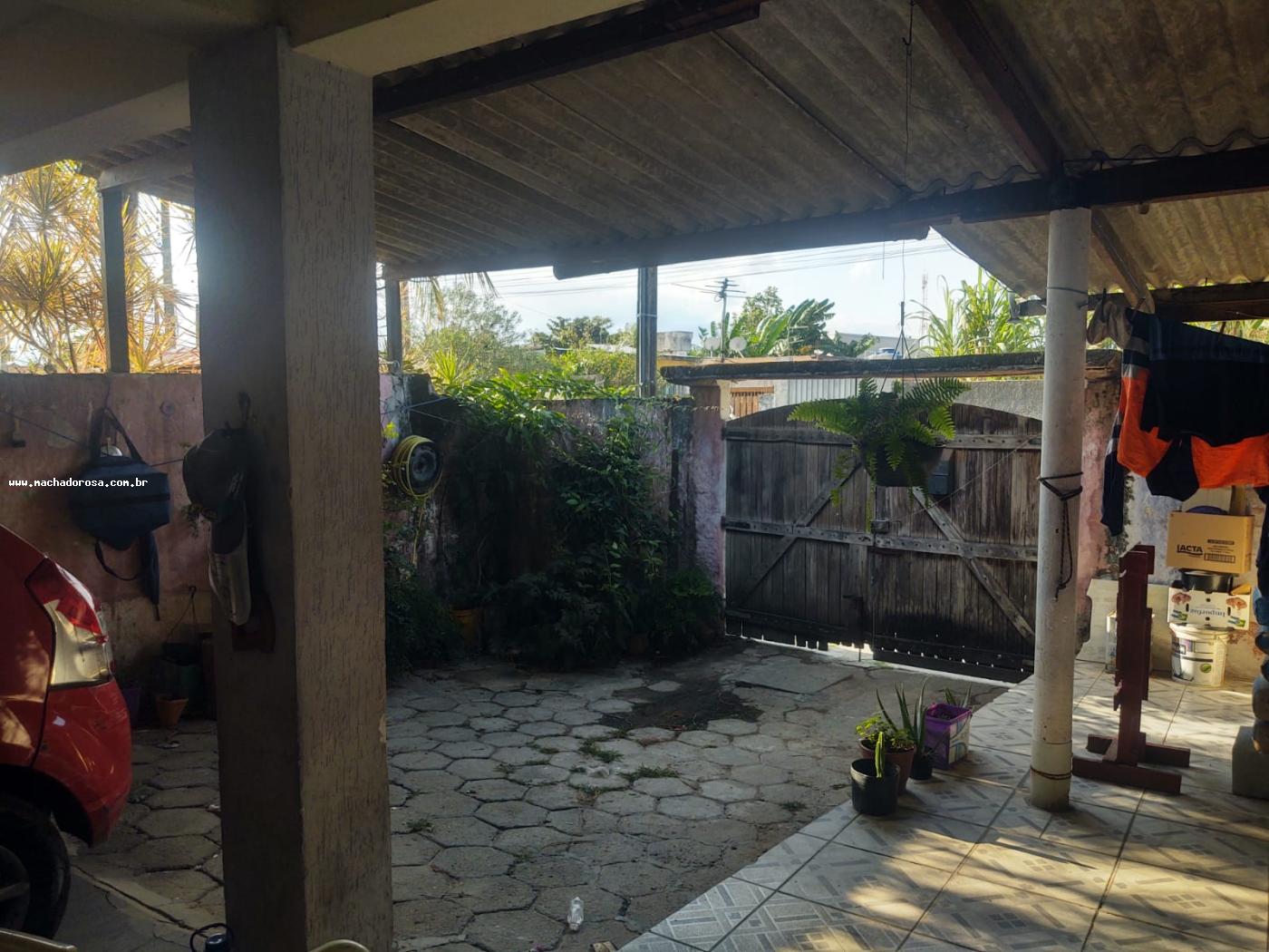 Casa à venda com 3 quartos, 235m² - Foto 1