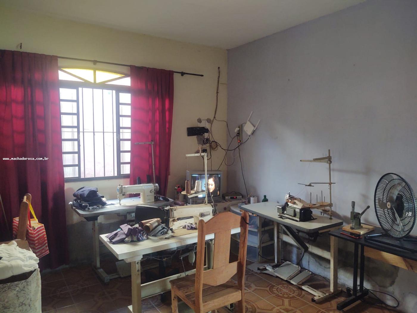 Casa à venda com 3 quartos, 235m² - Foto 30