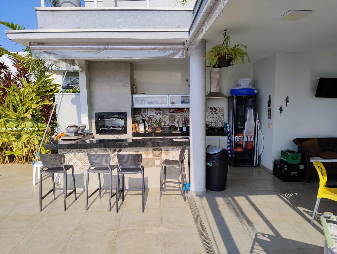 Casa à venda com 3 quartos, 252m² - Foto 8