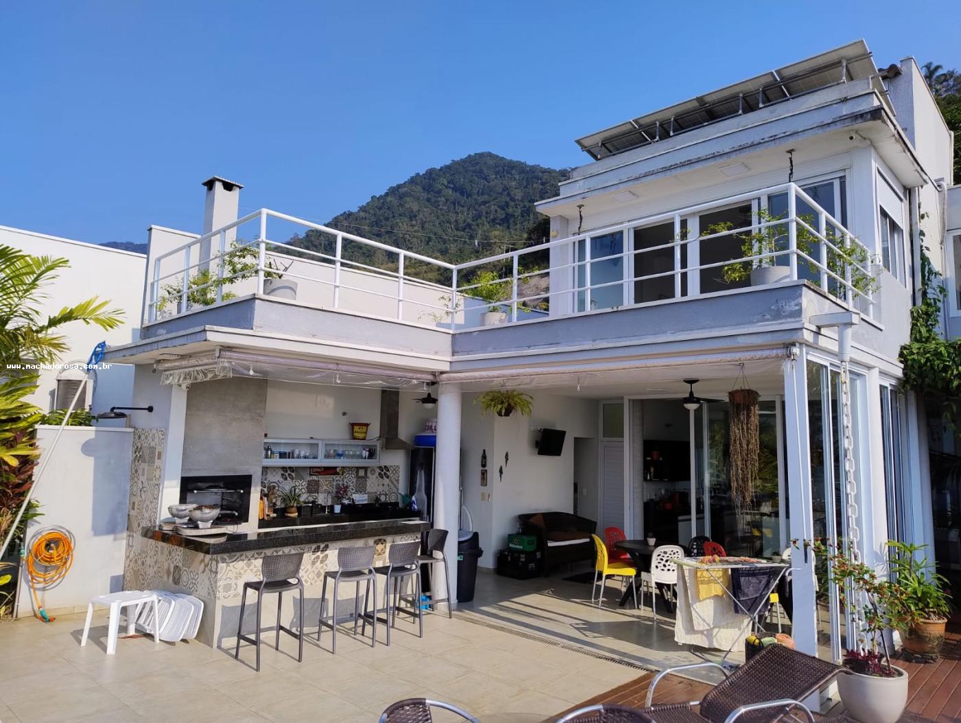 Casa à venda com 3 quartos, 252m² - Foto 2
