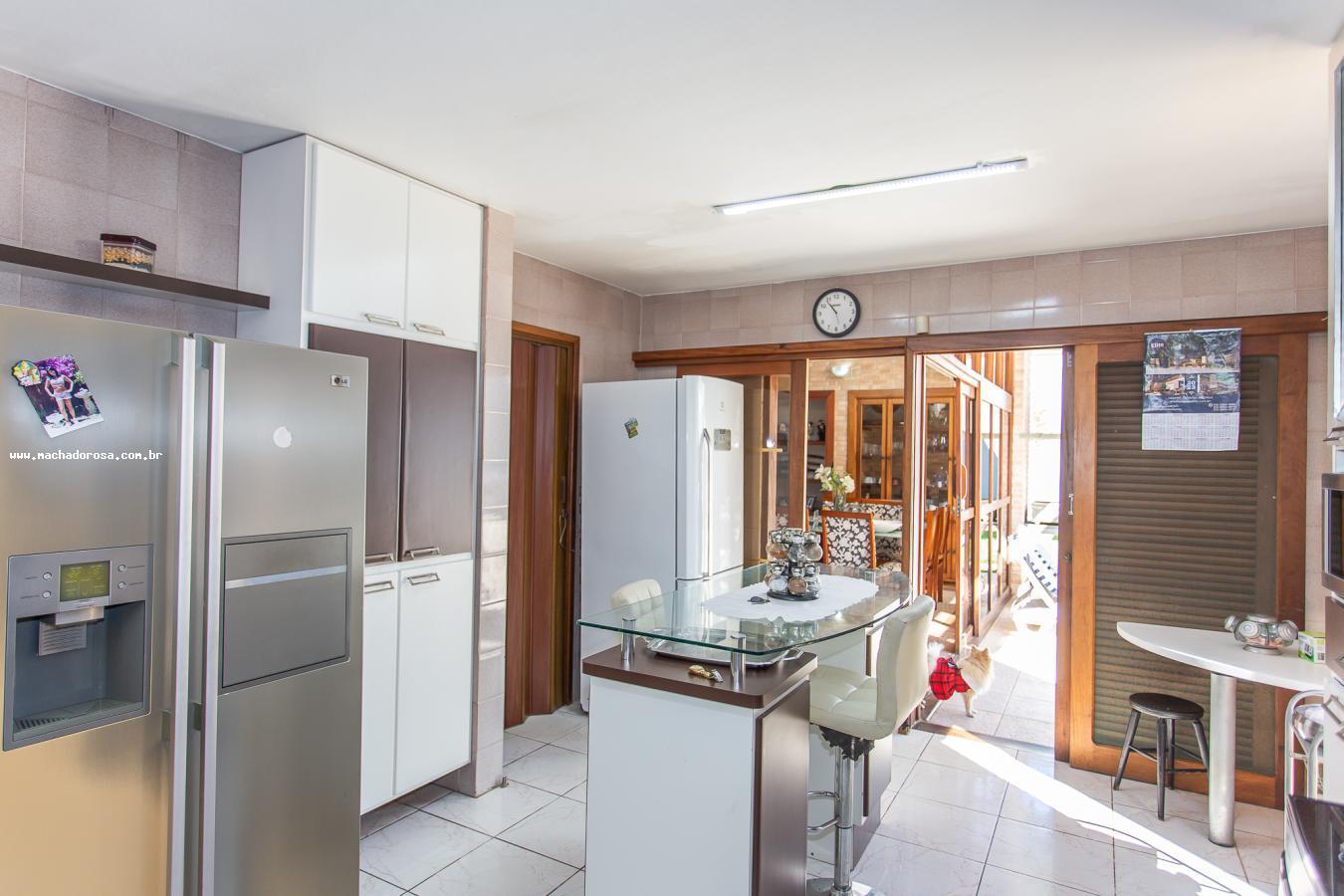 Casa à venda com 3 quartos, 229m² - Foto 11
