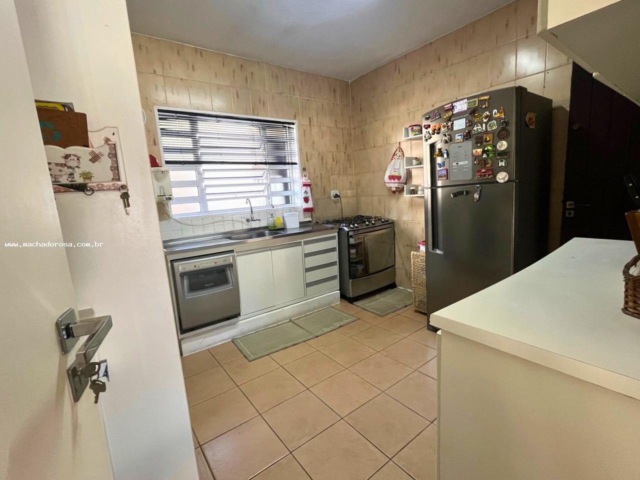 Casa, 3 quartos, 225 m² - Foto 14