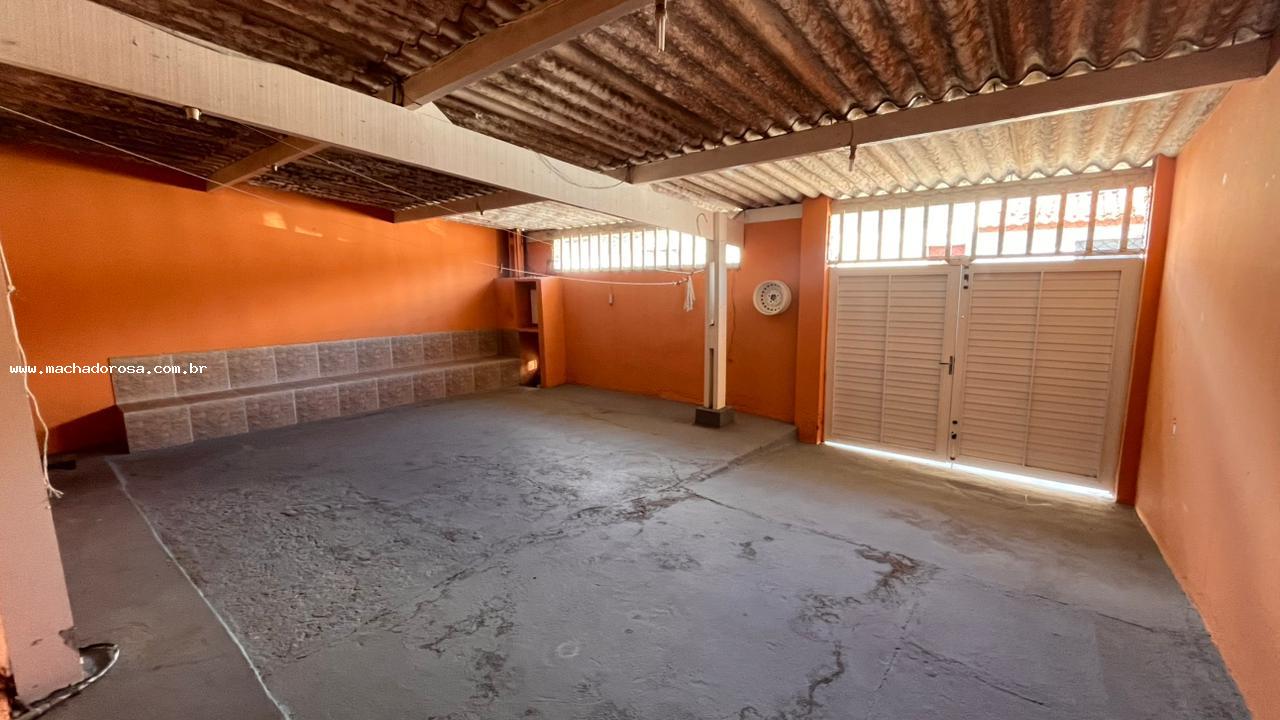 Casa à venda com 2 quartos, 135m² - Foto 1