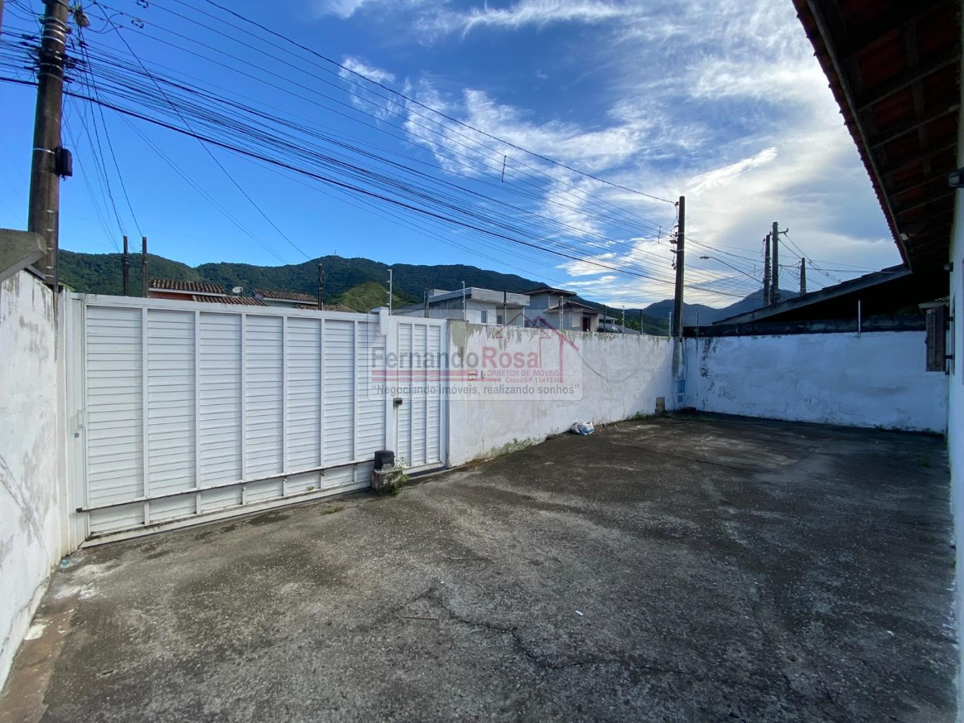 Casa à venda com 2 quartos, 300m² - Foto 4