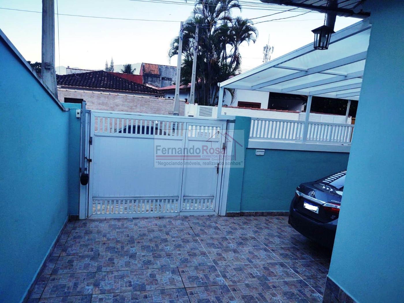 Casa à venda com 3 quartos, 247m² - Foto 1