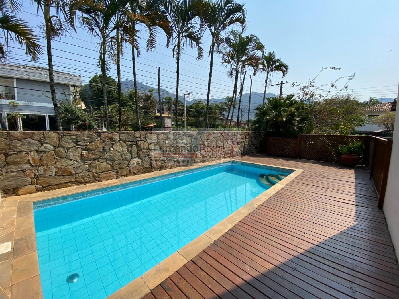 Sobrado à venda com 3 quartos, 439m² - Foto 1