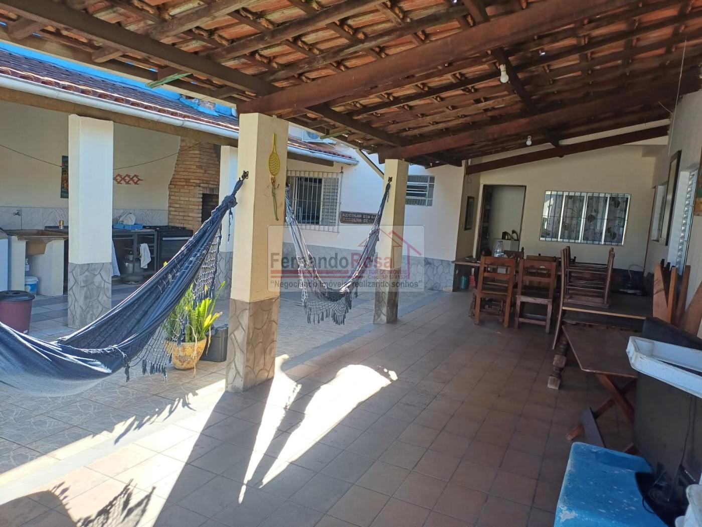 Casa, 4 quartos, 218 m² - Foto 1