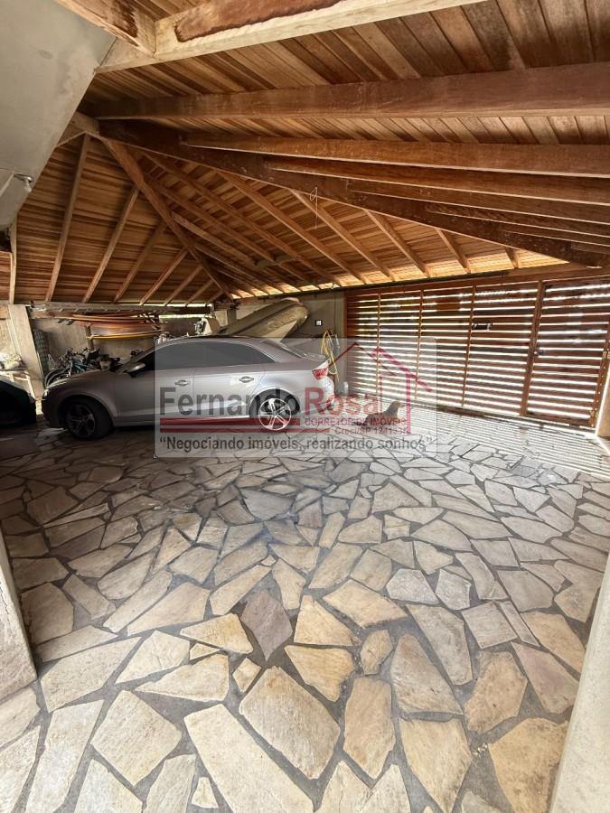 Sobrado à venda com 3 quartos, 250m² - Foto 1