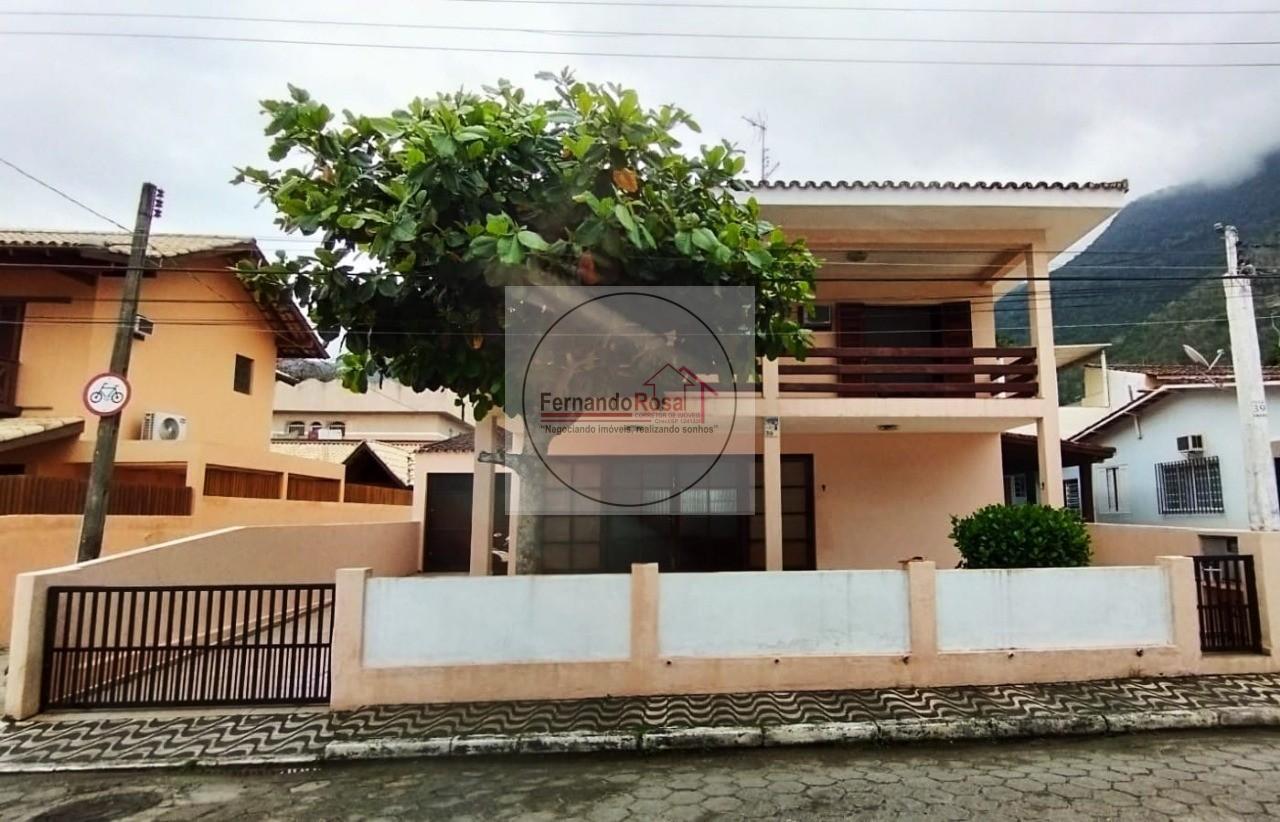 Casa à venda com 4 quartos, 235m² - Foto 1