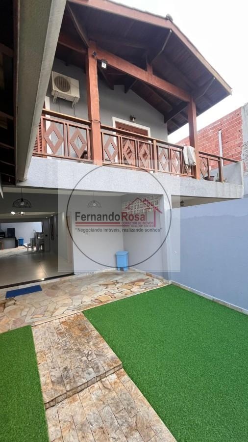 Casa à venda com 3 quartos, 220m² - Foto 1