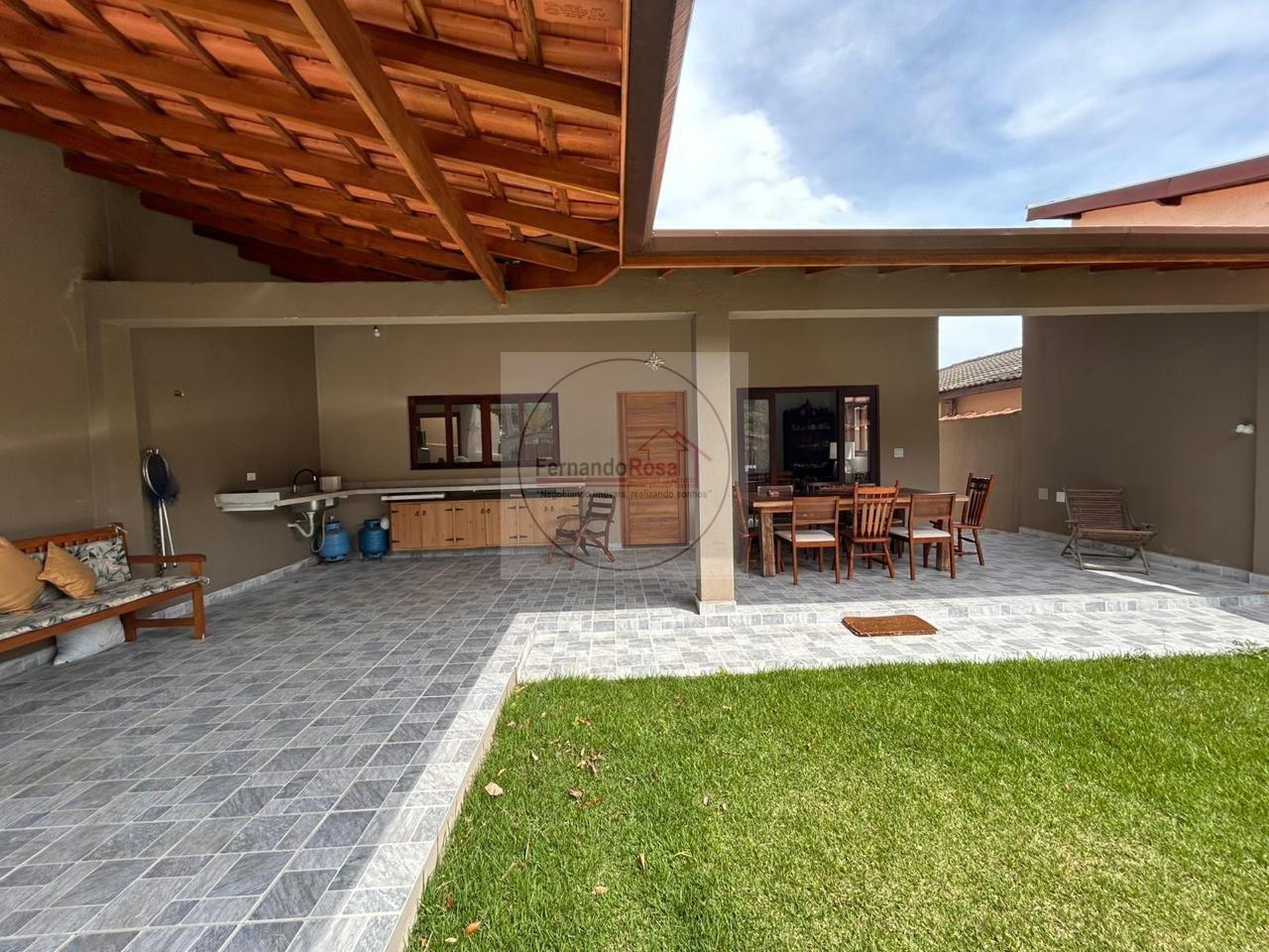 Casa, 4 quartos, 192 m² - Foto 1