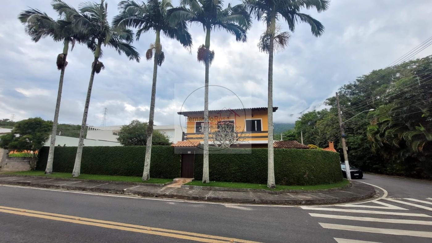 Casa, 3 quartos, 238 m² - Foto 1