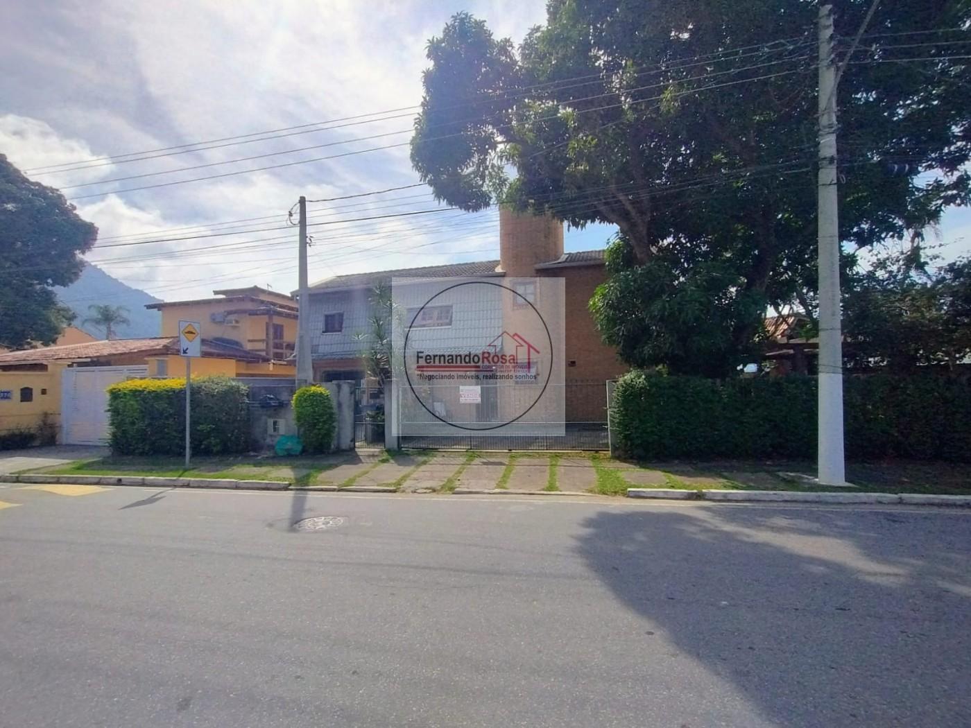 Casa, 5 quartos, 216 m² - Foto 1