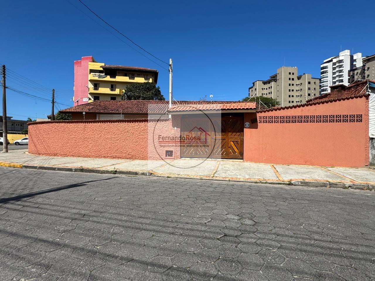 Casa, 4 quartos, 249 m² - Foto 1